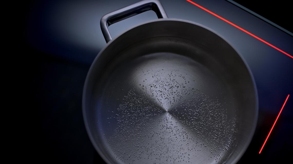 FotoDe glaskeramische kookplaat voor de keuken van de toekomst